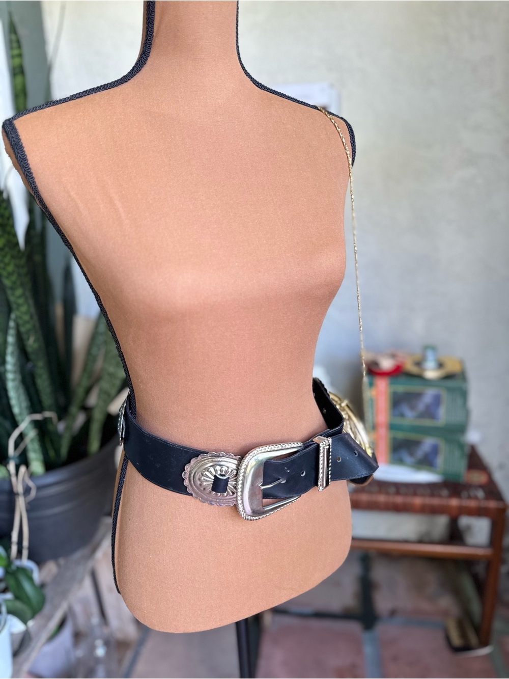 Vtg Black Western-Style Leather Waist Belt with Silver Buckle